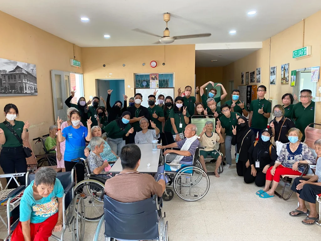 old-folks-home-helping